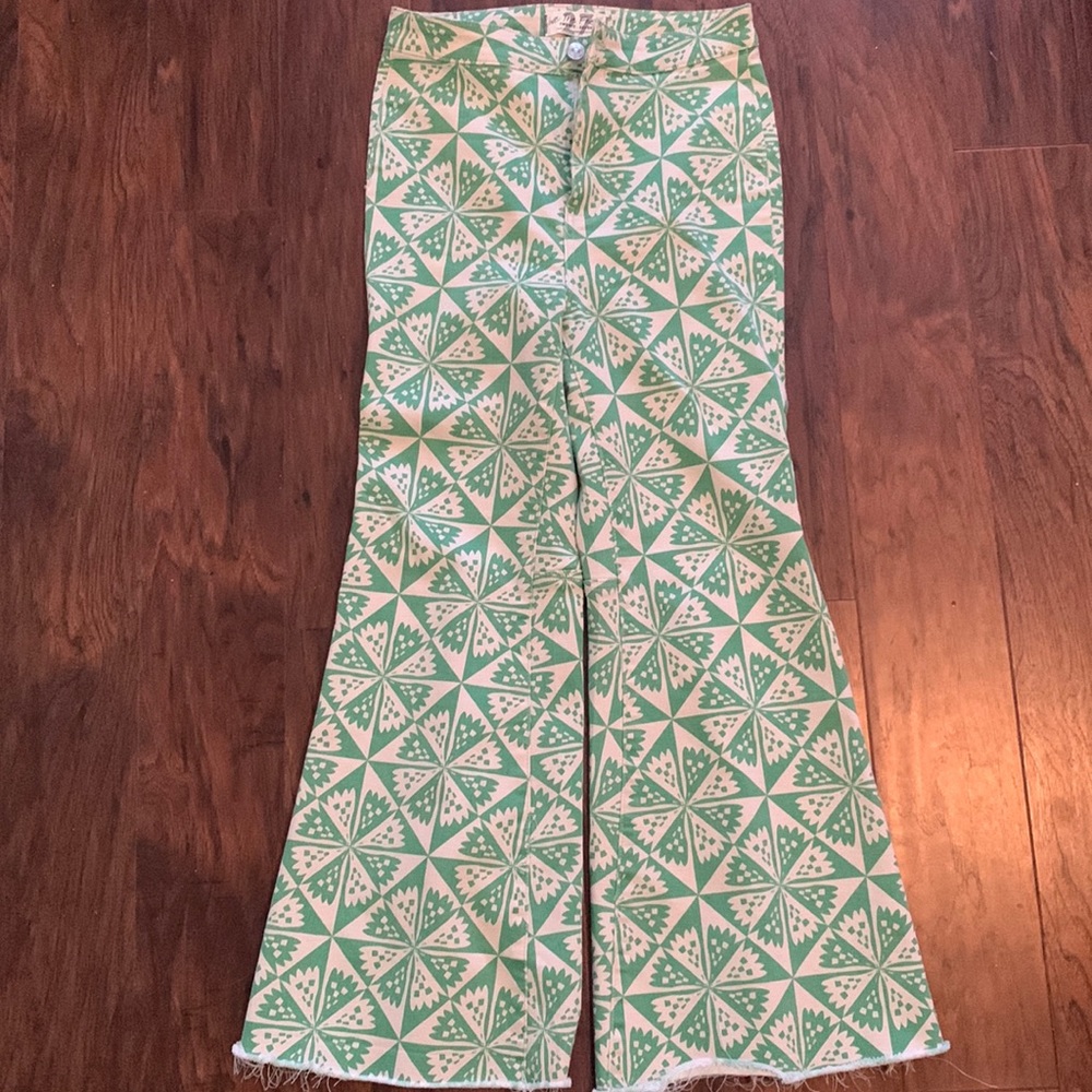 Bellbottom pants
